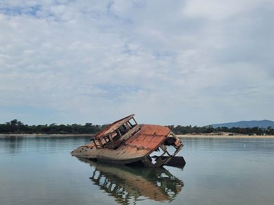 Überreste eines teilweise gesunkenen Schiffswracks Puzzle, Vorschau