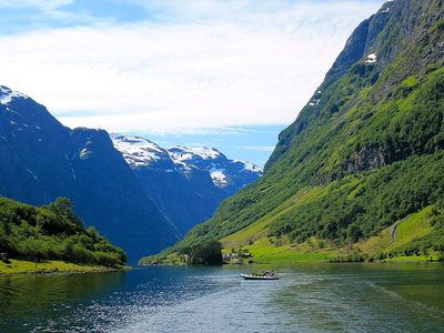 Puzzle de Aguas del fiordo en Noruega, vista previa