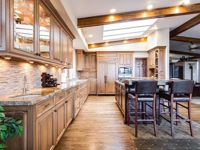 Puzzle de Hogar: Cocina amplia de estilo tradicional