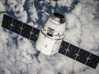 Puzzle de Estación espacial sobre la Tierra, vista previa