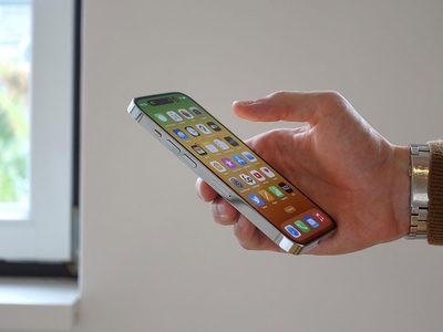 Puzzle de Tecnología e industria: iPhone 16 con acabado de titanio