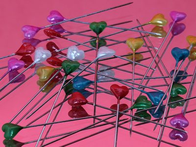 Puzzle de Pin multicolor con forma de corazón
