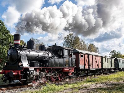 Puzzle Locomotive à vapeur sur voie ferrée