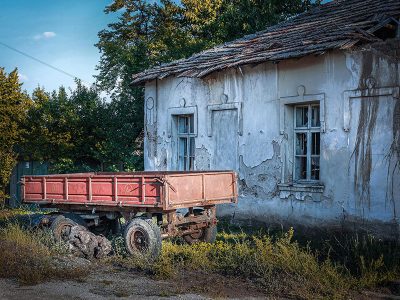 Jigsaw puzzle Jigsaw puzzle Abandoned House and an Old Trailer