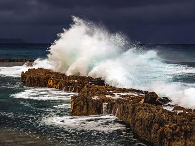 Jigsaw puzzle Coast Sea Waves with the Dark Cloud