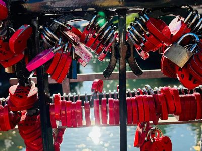 Jigsaw puzzle Jigsaw puzzle Colmar France Heart Shaped Locks on a Railing