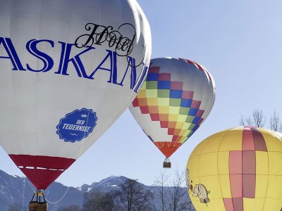 Jigsaw puzzle Jigsaw puzzle Colorful Air Balloon Flight over Snowy Bavarian Alps