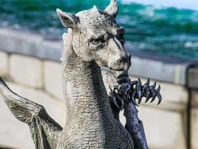 Jigsaw puzzle Dragon over the Castle