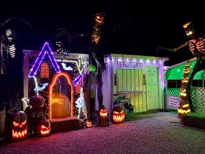 Jigsaw puzzle Jigsaw puzzle Extensive Halloween Decoration Setup