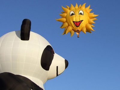 Jigsaw puzzle Jigsaw puzzle Gigantic Panda Bear Hot Air Balloon Festive