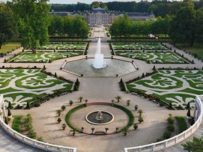 Jigsaw puzzle Jigsaw puzzle Paleis Het Loo Garden in Apeldoorn Netherlands