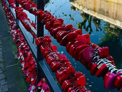 Jigsaw puzzle Red Heart Shape Podlocks France Fence