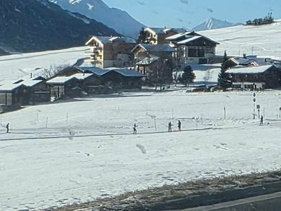 Jigsaw puzzle Jigsaw puzzle Snow Covered Mountain Landscape with Several Chalet Style Building