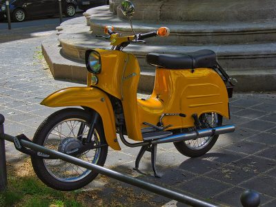 Jigsaw puzzle Jigsaw puzzle Swallow Yellow Scooter