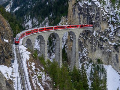 Jigsaw puzzle Train on the Mountain Viaduct, preview
