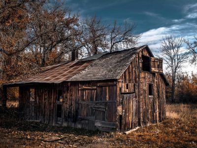 Jigsaw puzzle Weathered Old Barn under a Stormy Sky, preview
