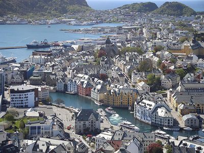 Puzzle di Puzzle di Architettura di Alesund in Norvegia