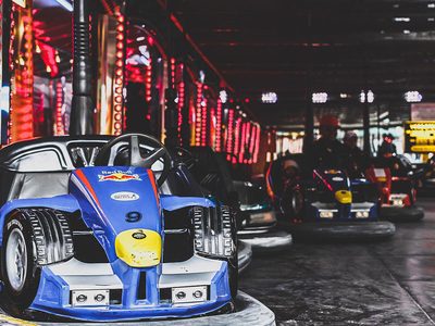 Puzzle di Puzzle di Autoscontro elettrico in stile Formula 1