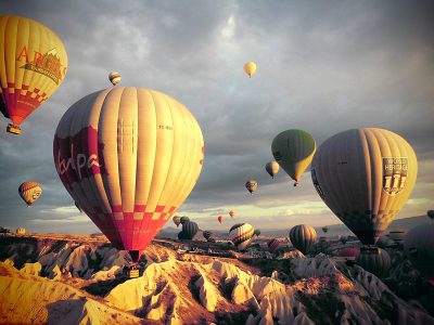 Puzzle Kultowy krajobraz Kapadocji z balonami powietrznymi, podgląd