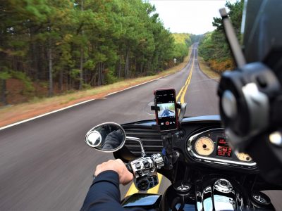 Puzzle Motocykl na drodze