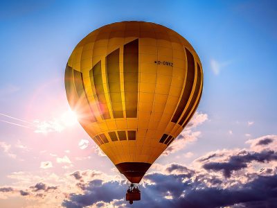 Puzzle Puzzle Żółty balon na ogrzane powietrze z napisem D OMKZ