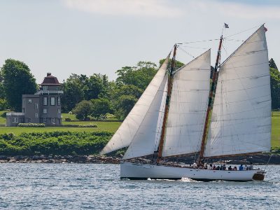 Jigsaw puzzle Schooner and Mansion