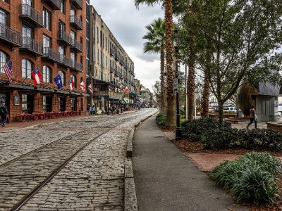Jigsaw puzzle Cobblestone River Street lined with old warehouses in Savannah