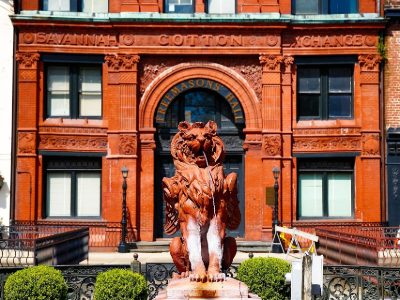 Jigsaw puzzle Red brick Cotton Exchange building and fountain in Savannah