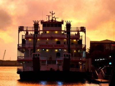 Jigsaw puzzle Riverboat on the Savannah River at sunset