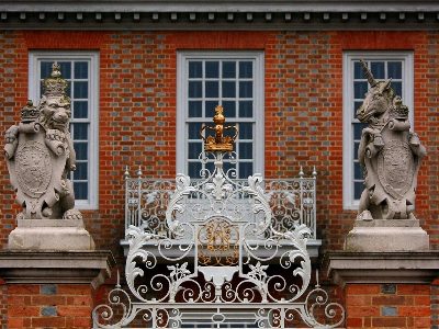 Jigsaw puzzle Gate of the Governor's Palace in Williamsburg