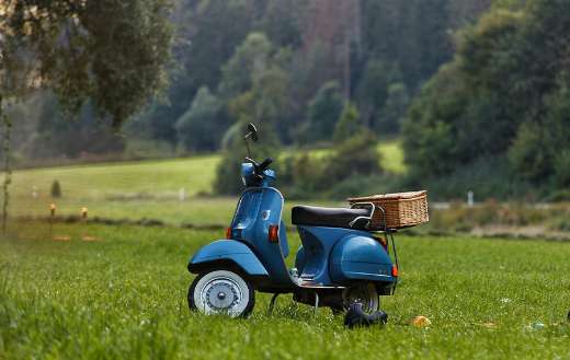Country side vespa scooter online