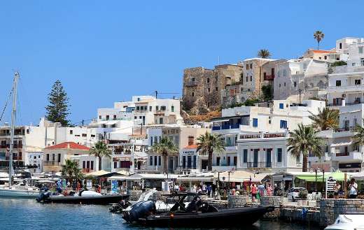 Naxos Greece port online