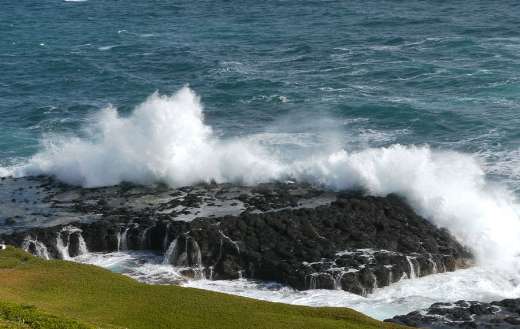 Gigantic wave crusher