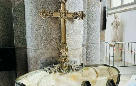 Holy water font