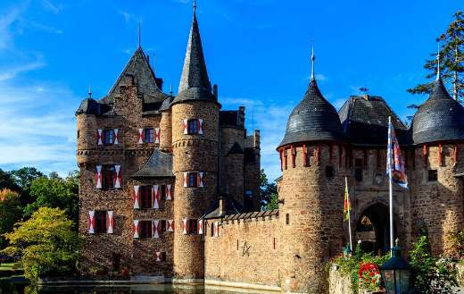 This is Burg Satzvey preserved moated castles